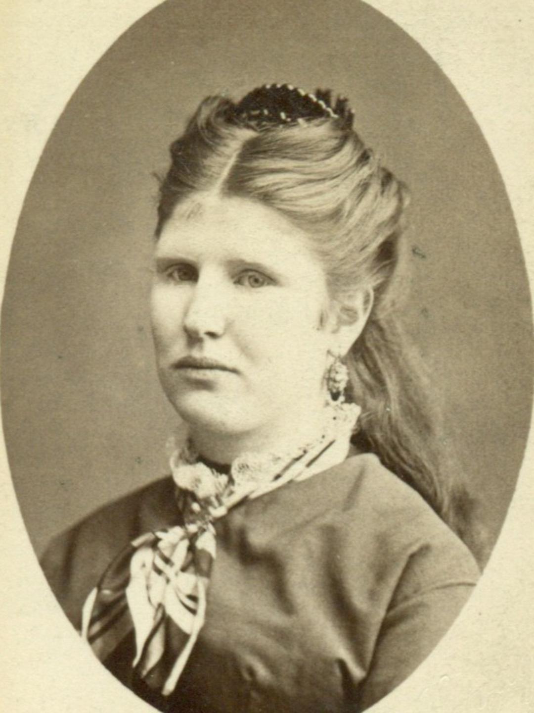Annie McFarlane Erskine (1859 - 1924) Profile